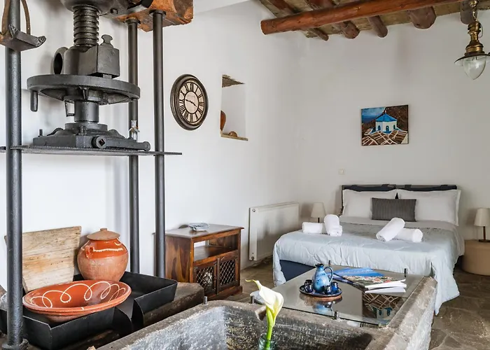 Olive Junior Fallika